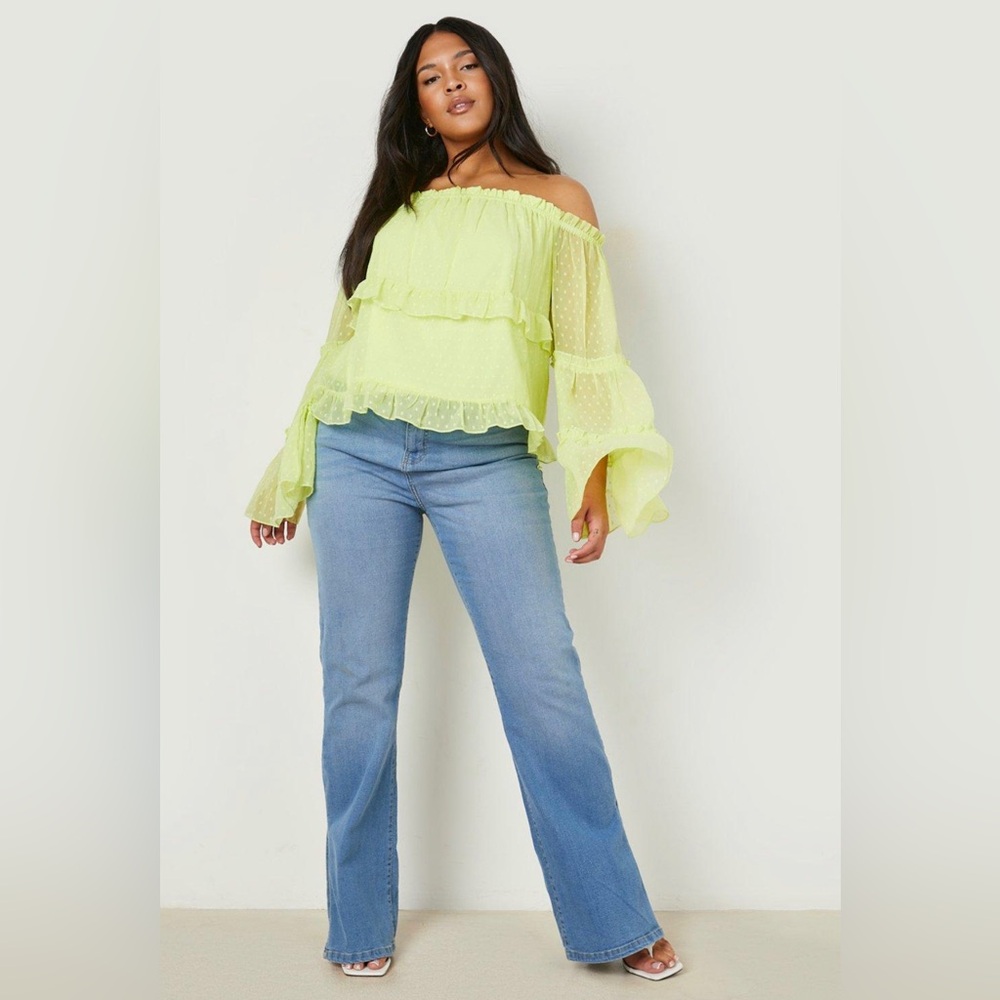 BOOHOO PLUS RUFFLE OFF THE SHOULDER TOP